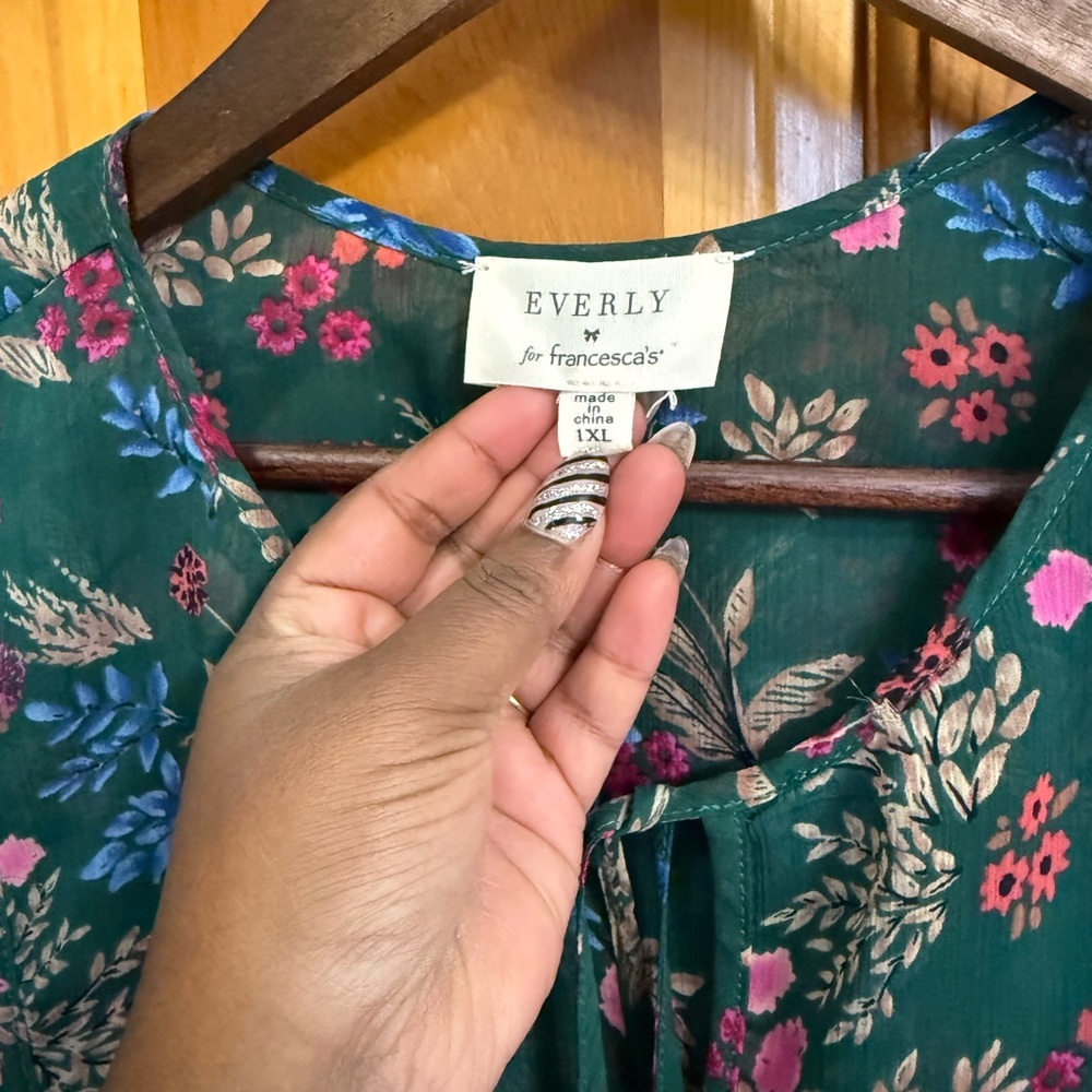 Everly Green Floral boho Blouse - Picture 6 of 6
